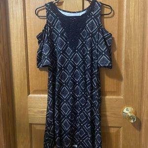 Mudd kids size 14 Black and white “off the shoulder” dress